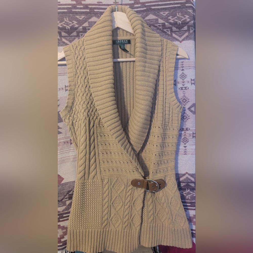 Ladies Sleeveless Cardigan